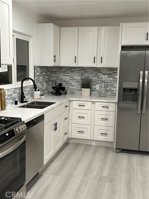 Property photo of 8916 Mettler AV