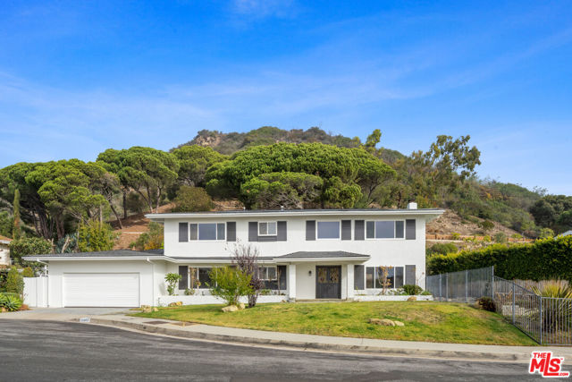 Property photo of 18053 Blue Sail DR