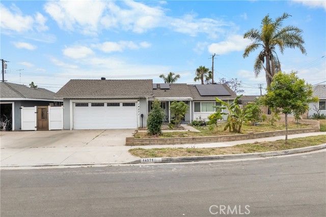 Property photo of 14571 Yucca CR