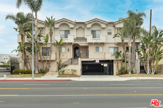 Property photo of 7124 Woodman AV