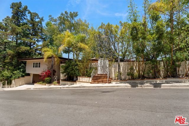 Property photo of 1743 Stone Canyon RD