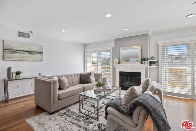 Property photo of 123 S Clark DR