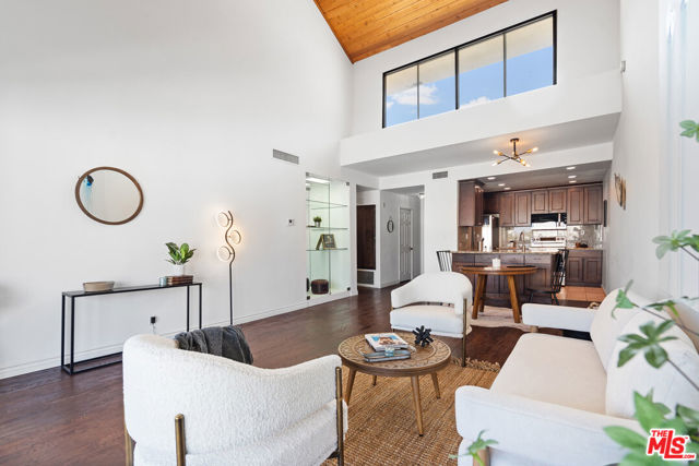 Property photo of 435 S La Fayette Park PL