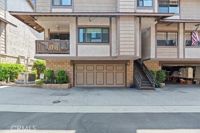 Property photo of 910 W Foothill BL