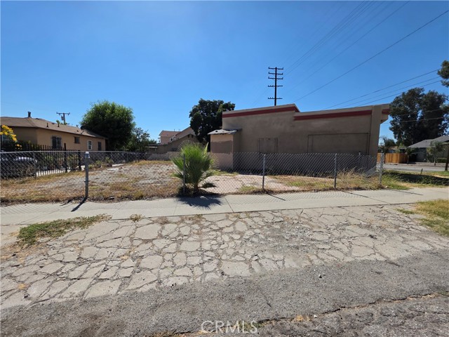 Property photo of 1003 W Rialto AV