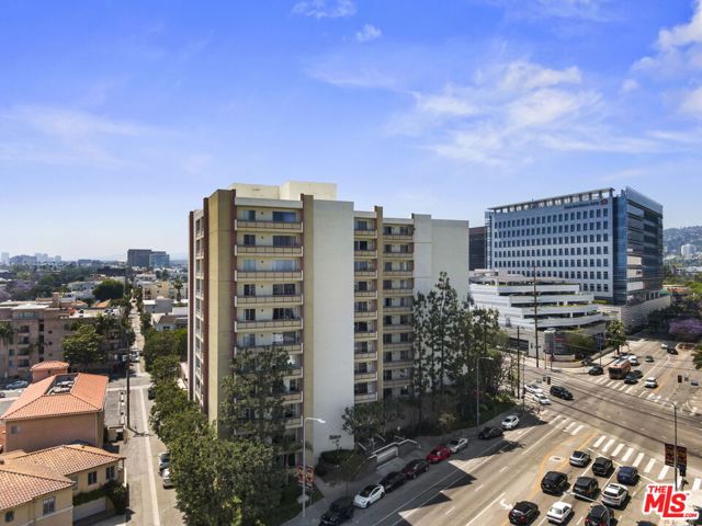 Property photo of 321 S San Vicente BL