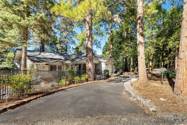 Property photo of 52200 Golden Leaf TR