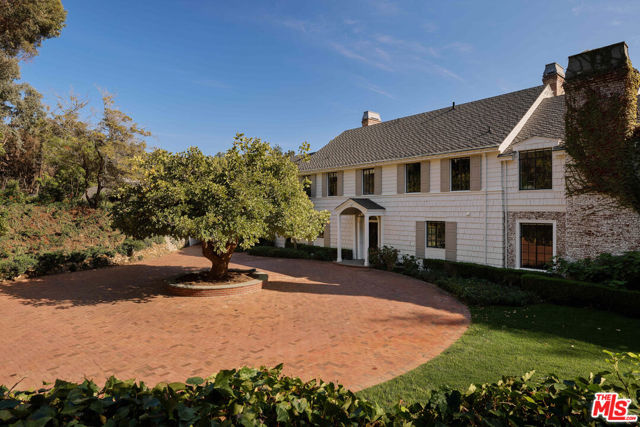 Property photo of 1141 Maroney LN