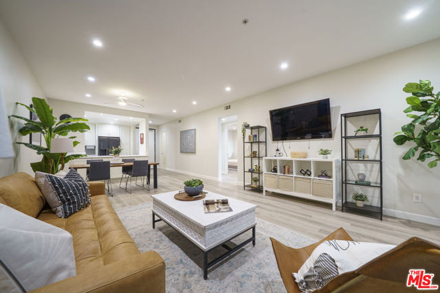 Property photo of 625 S Berendo ST