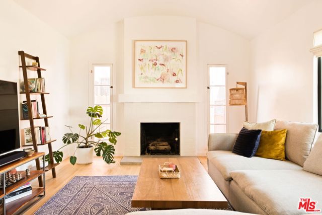 Property photo of 1615 S Crescent Heights BL