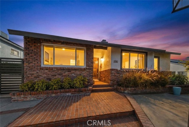 Property photo of 2950 N Lincoln ST