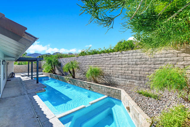 Property photo of 44053 Silver Creek CR