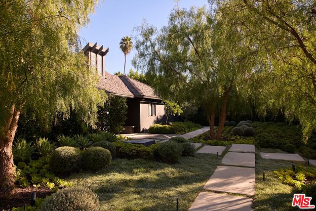 Property photo of 258 S Hudson AV