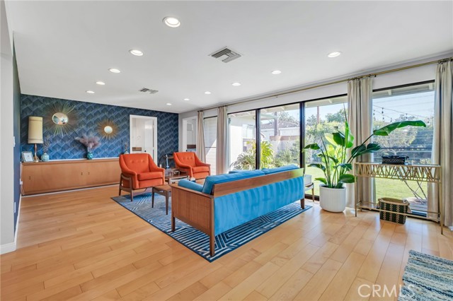 Property photo of 1036 E 45th