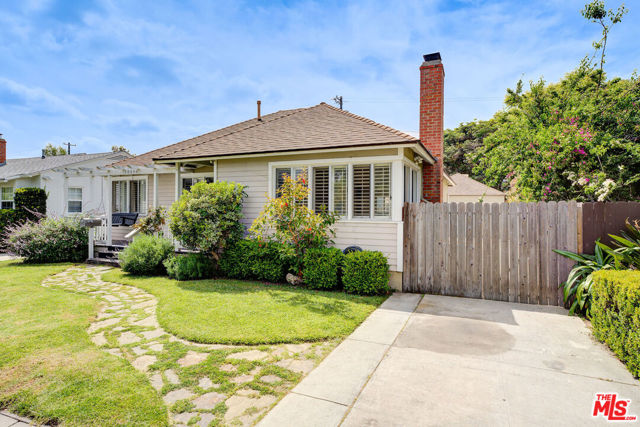 Property photo of 10806 Esther AV