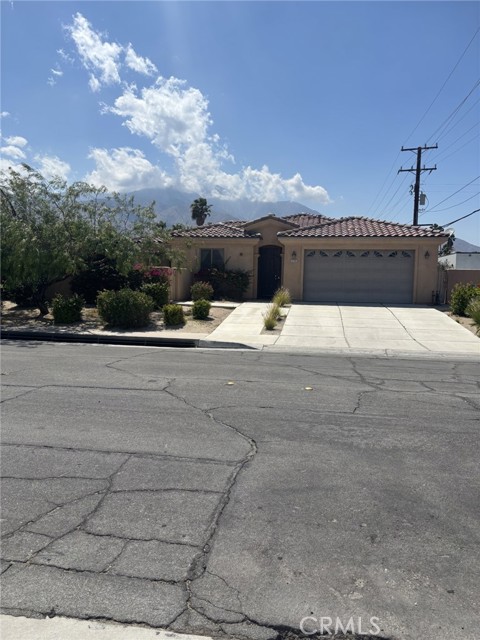 Property photo of 1725 N Whitewater Club DR
