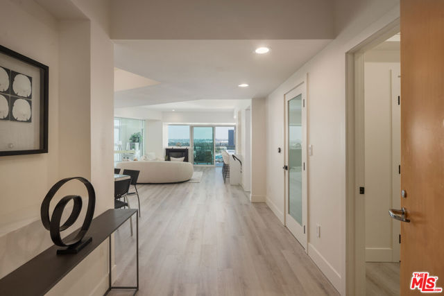 Property photo of 13600 Marina Pointe DR