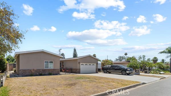 Property photo of 1724 S Vecino AV