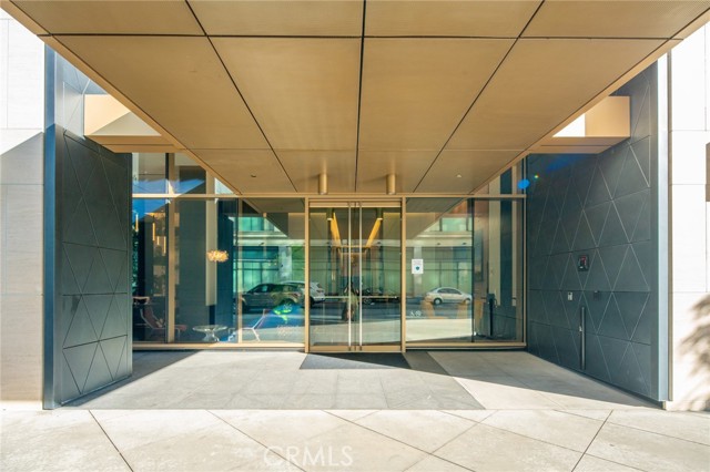 Property photo of 400 S Broadway