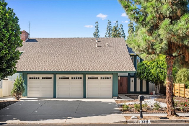 Property photo of 2215 Old Creek LN