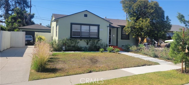 Property photo of 1530 E 124th ST