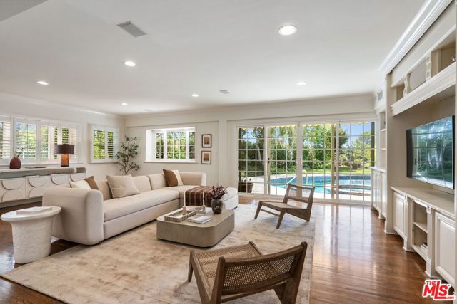 Property photo of 2229 Stradella RD