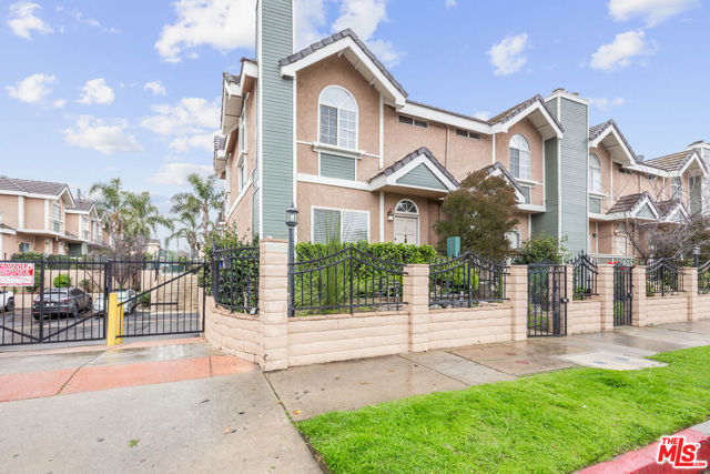 Property photo of 8958 Burnet AV