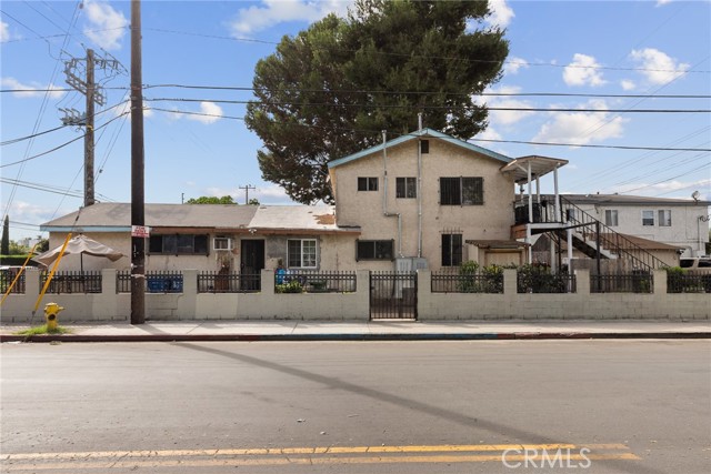 Property photo of 1647 E 92nd St