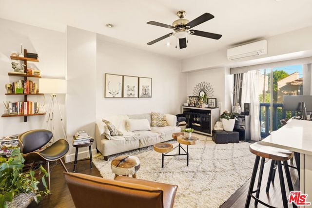 Property photo of 999 N Doheny DR