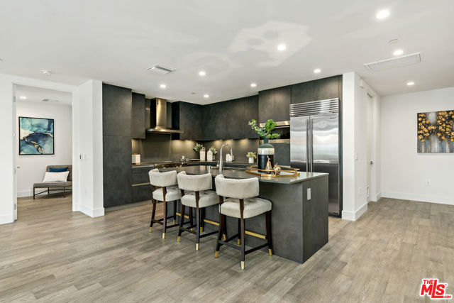 Property photo of 728 N Sweetzer AV