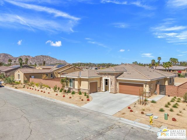 Property photo of 81952 Vida Bella DR