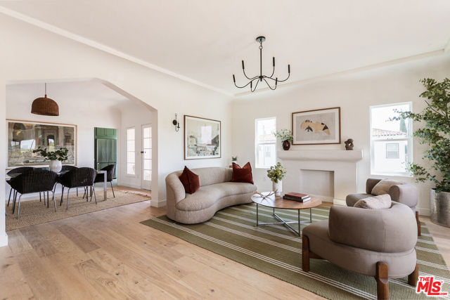 Property photo of 1574 S Hayworth AV