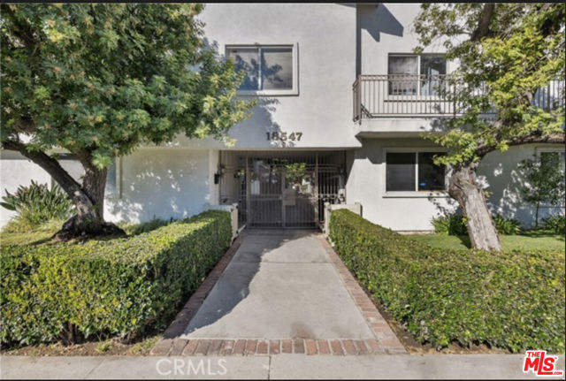 Property photo of 18547 Collins ST