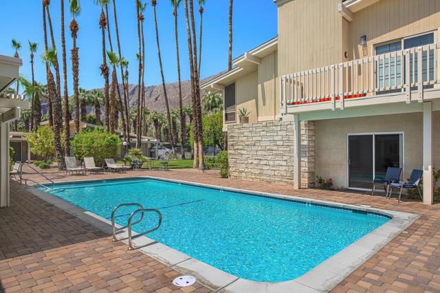 Property photo of 290 S San Jacinto DR