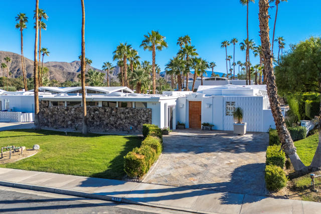 Property photo of 489 E San Jose RD