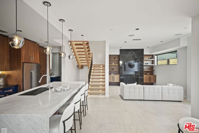 Property photo of 212 Bay ST