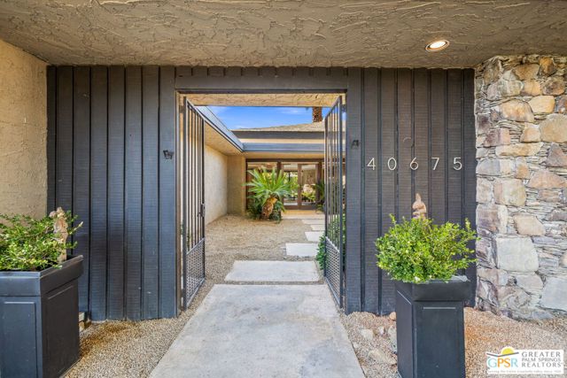 Property photo of 40675 E Thunderbird TE