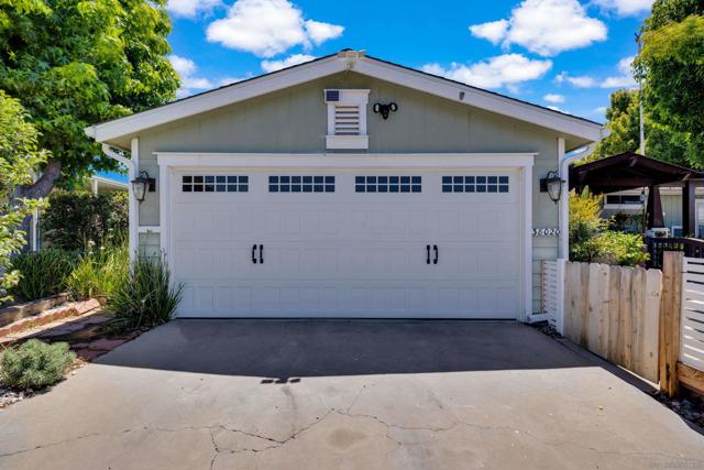 Property photo of 38020 Calle Confite