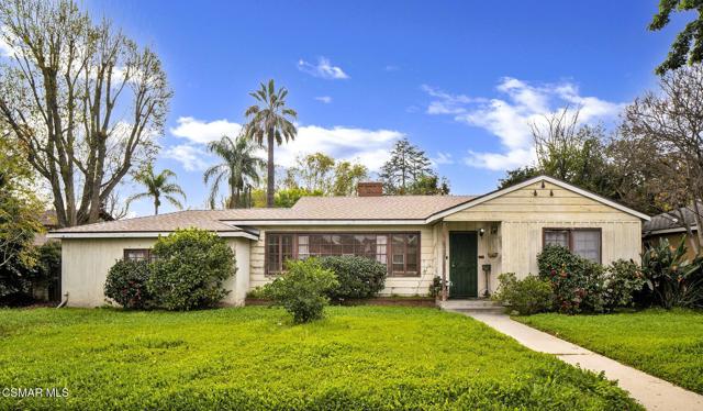 Photo of 13422 Oxnard St