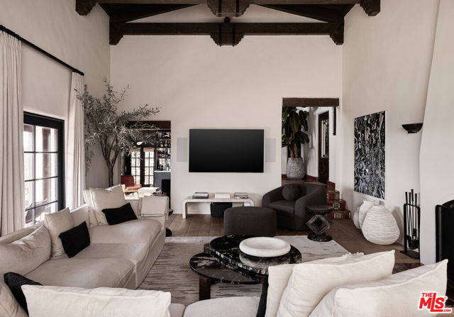 Property photo of 7902 Fareholm DR