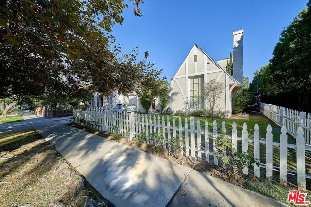 Property photo of 6203 Del Valle DR
