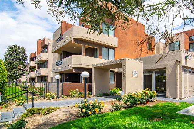 Photo of 7826 Topanga Canyon Bl