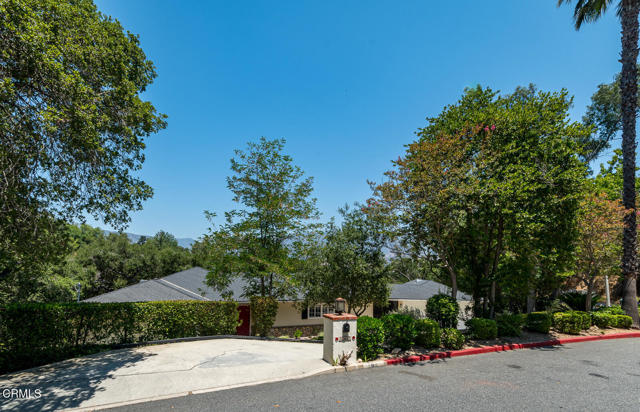 Photo of 563 Highland Dr