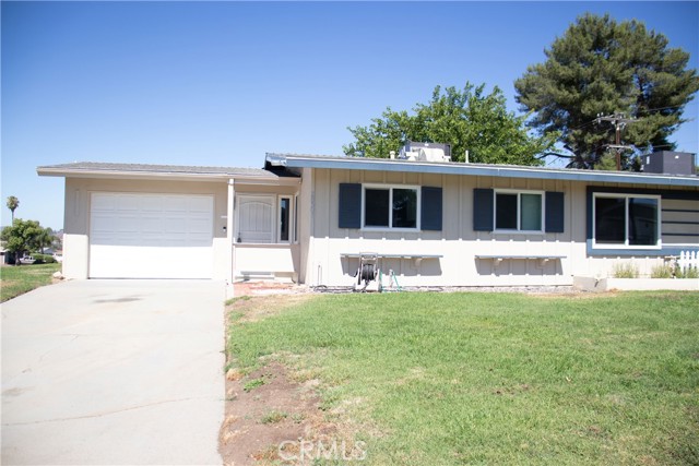Property photo of 28501 Bradley RD
