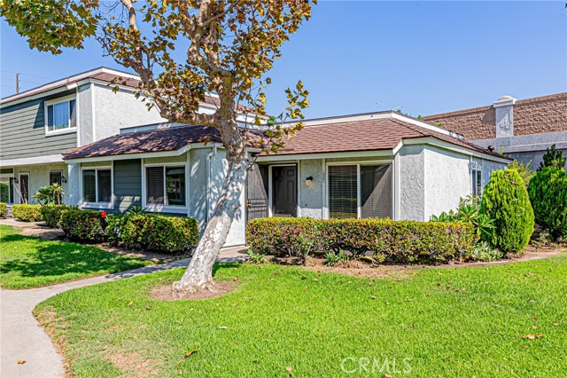Property photo of 8565 Edgebrook DR