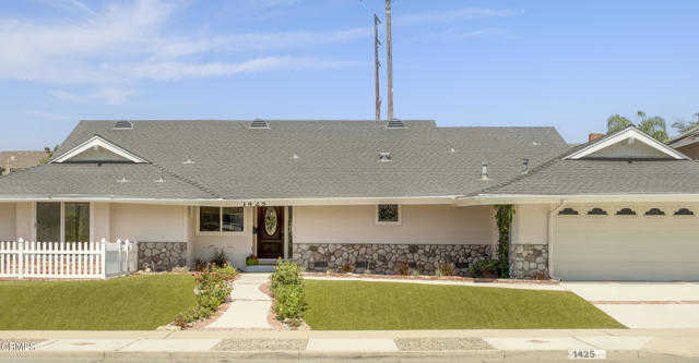Property photo of 1425 Baywood DR