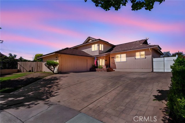 Photo of 2541 Thorn Pl