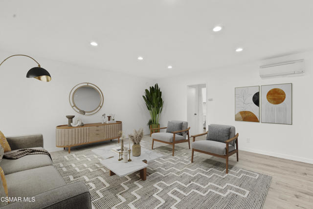 Photo of 8800 Cedros Av