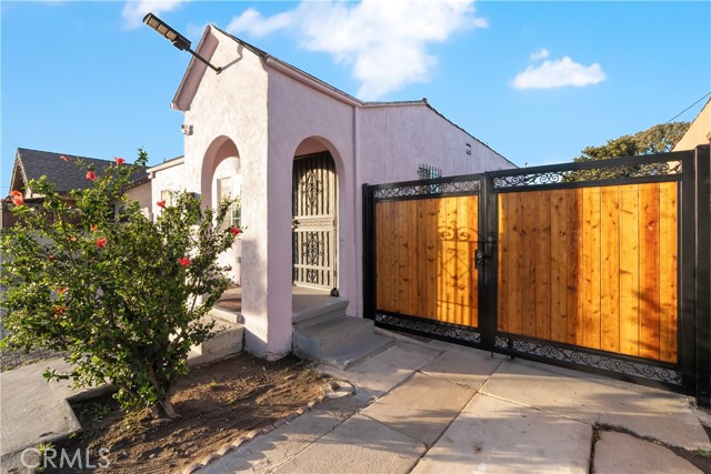 Property photo of 641 W 108th