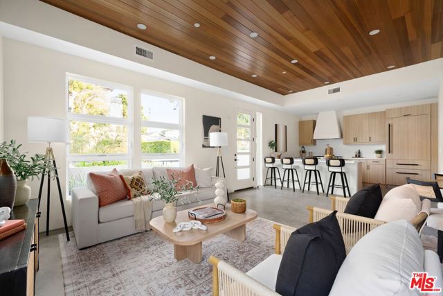 Property photo of 1011 N Ogden DR